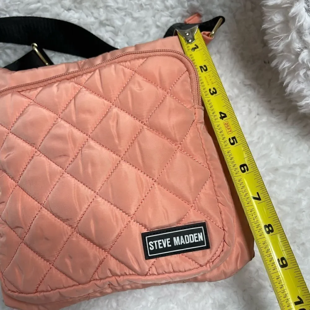 Steve Madden peach quilted nylon front zipper pocket shoulder/crossbody bag.